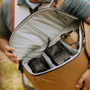 Рюкзак Peak Design Everyday Backpack 30L v2 Coyote (BEDB-30-CY-3) - фото 12