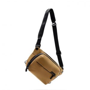 Сумка Peak Design Everyday Sling 3L v2 Coyote (BEDS-3-CY-3) - фото 4
