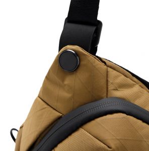 Сумка Peak Design Everyday Sling 3L v2 Coyote (BEDS-3-CY-3) - фото 5
