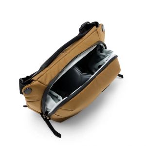 Сумка Peak Design Everyday Sling 3L v2 Coyote (BEDS-3-CY-3) - фото 7